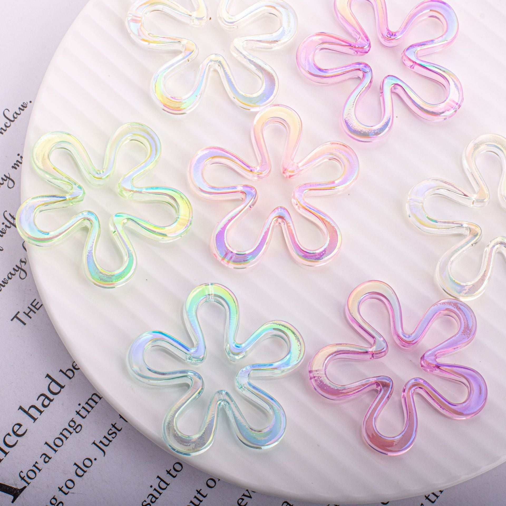 Small Flower Large Wreath Vertical Hole Through Hole Acrylic Beads-50PCS