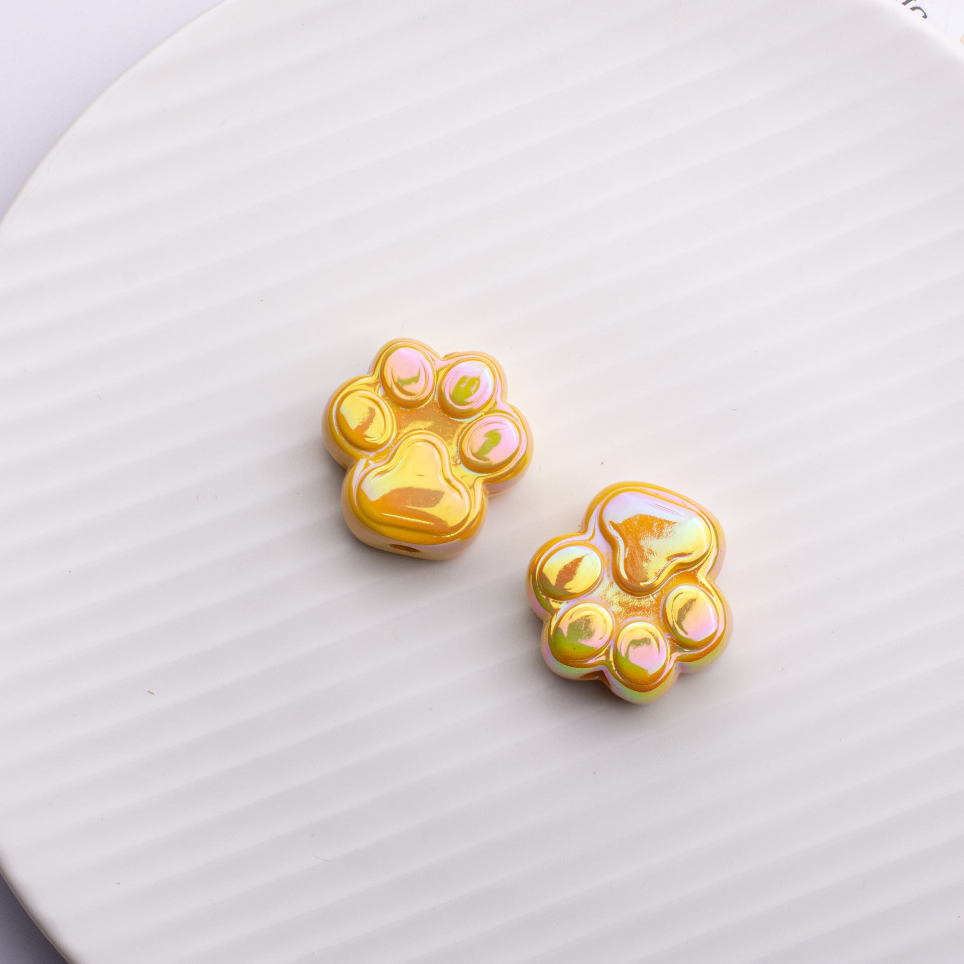 Wholesale Cat Claw Colorful UV Plated Acrylic Straight Hole Loose Beads-50PCS